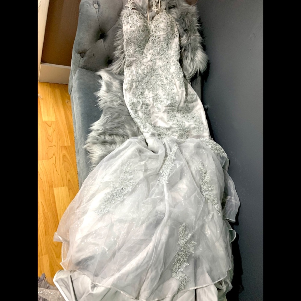 Simple elegant wedding dress❤️ - Picture 12 of 16